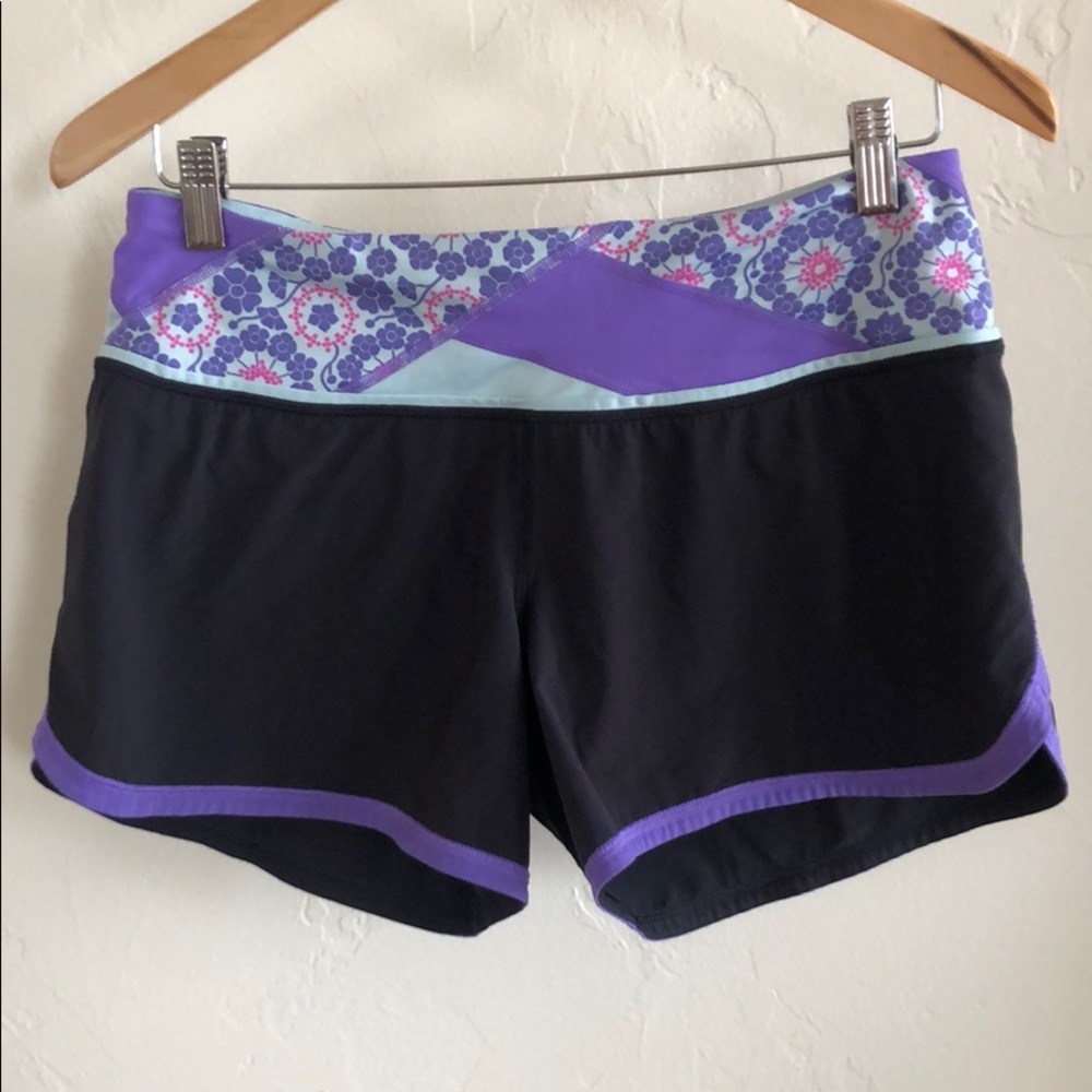 Lululemon Groovy run short